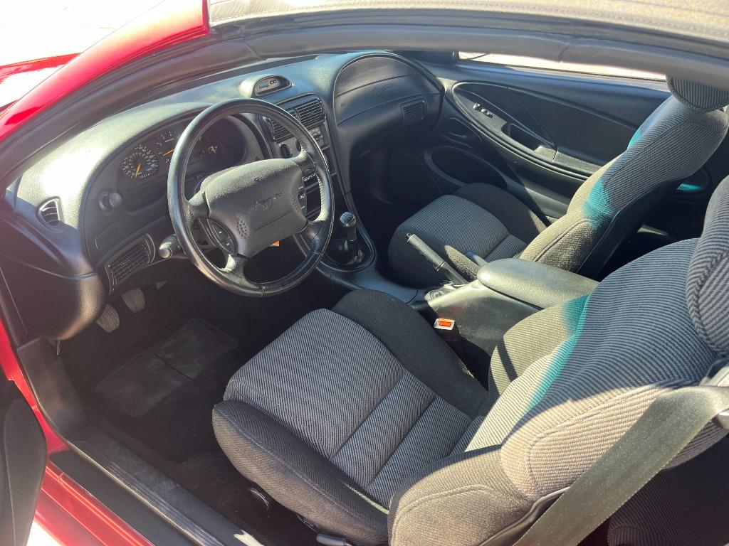 1994 Ford Mustang - Photo 11