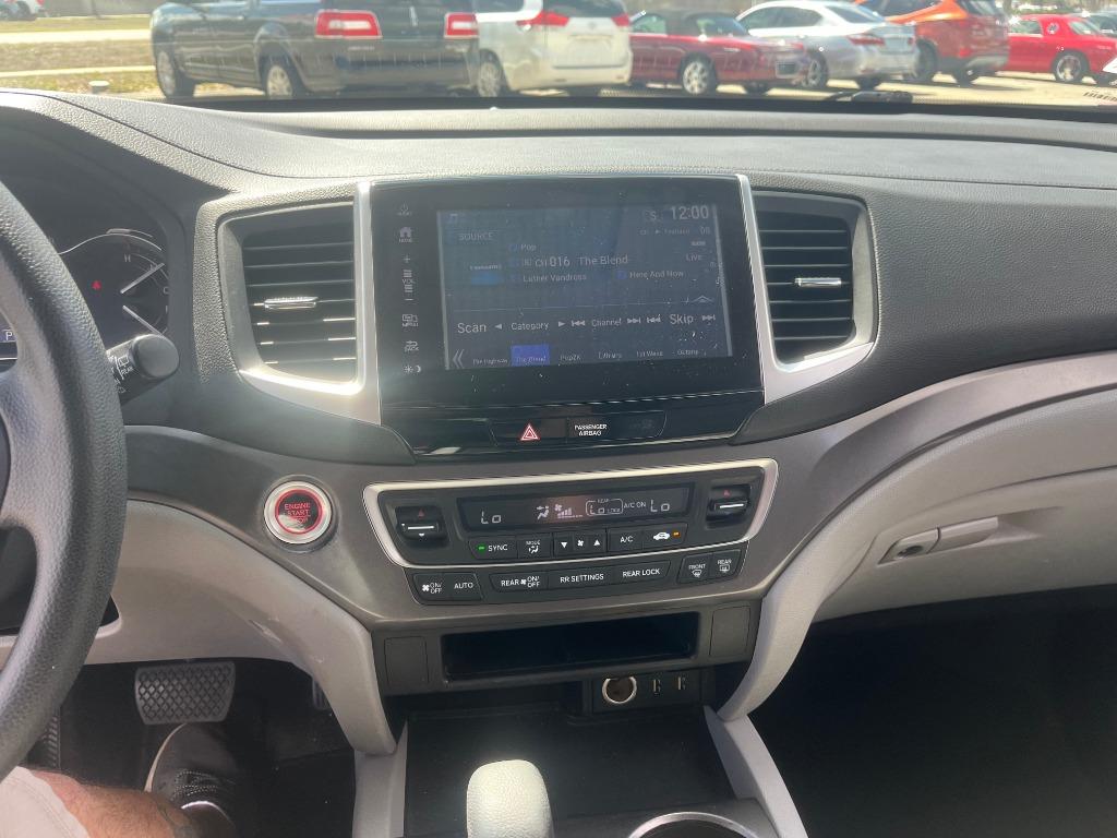 2017 Honda Pilot EX - Photo 8