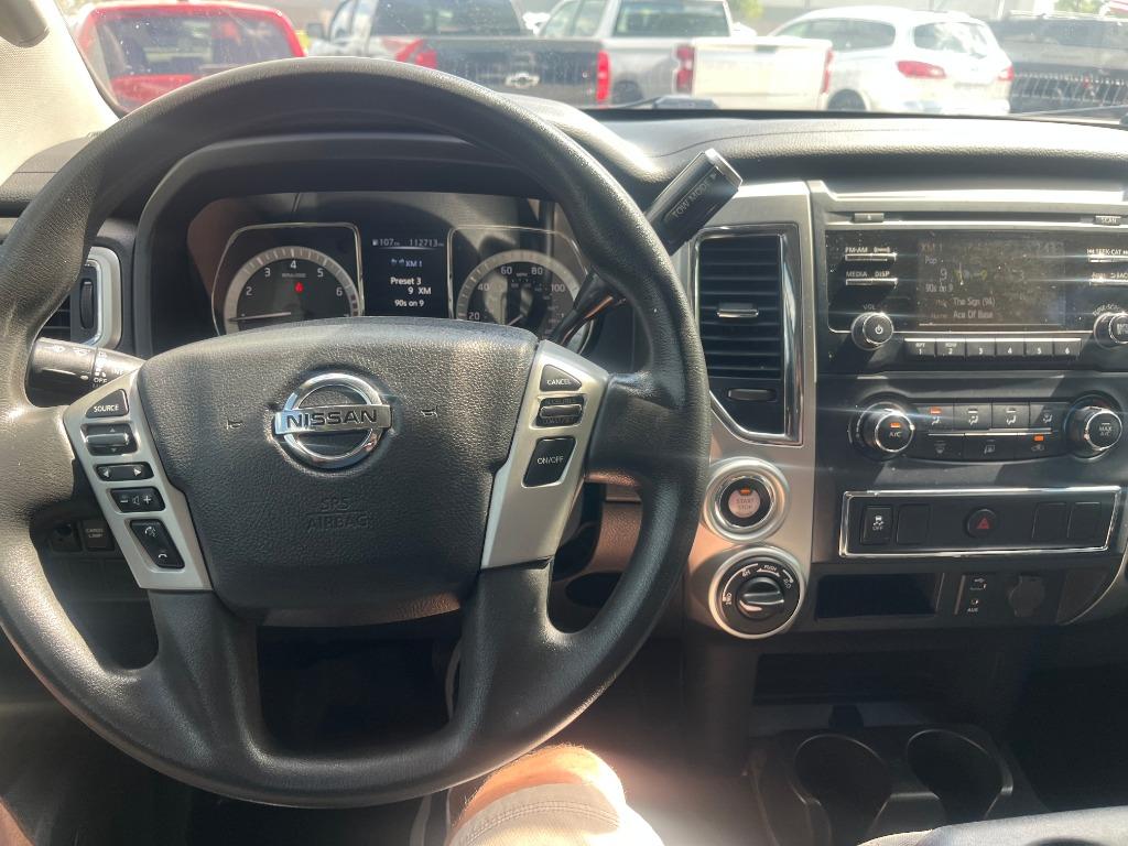 2017 Nissan Titan SV - Photo 7