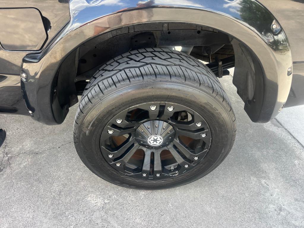 2017 Nissan Titan SV - Photo 12