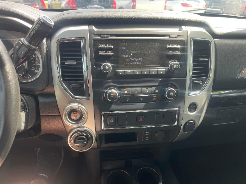 2017 Nissan Titan SV - Photo 8