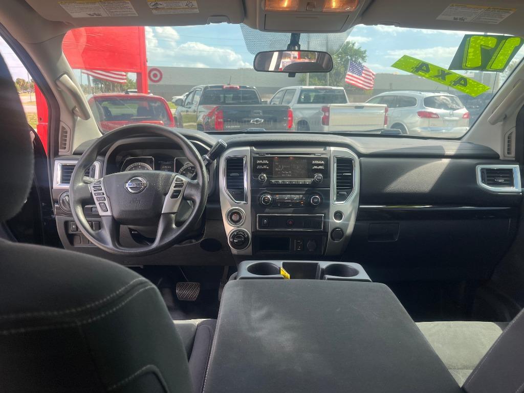 2017 Nissan Titan SV - Photo 11