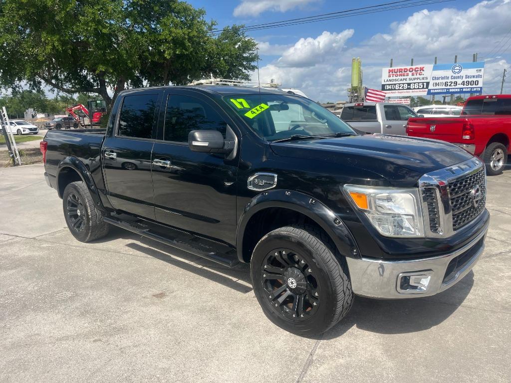 2017 Nissan Titan SV - Photo 6