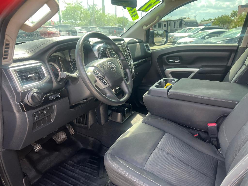 2017 Nissan Titan SV - Photo 9