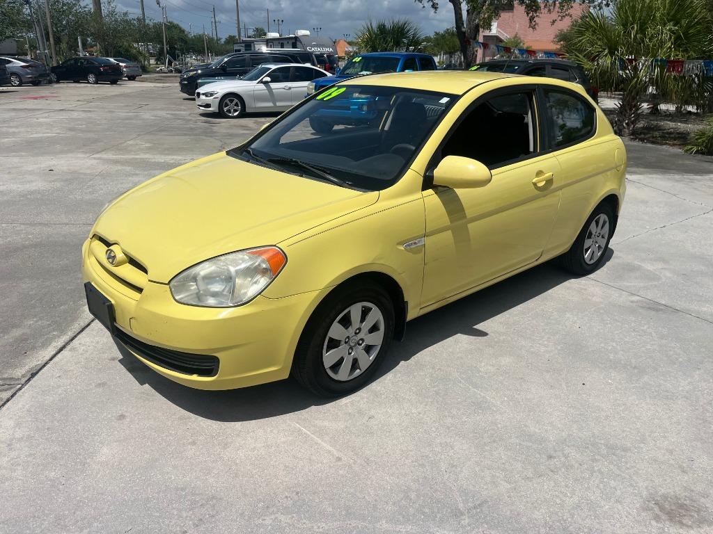 2009 Hyundai Accent GS 3-Door 4-Speed Automatic's photo