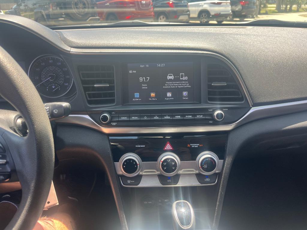 2019 Hyundai Elantra SEL - Photo 7