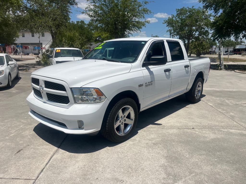 2015 RAM 1500 Express 4x4 Crew Cab's photo